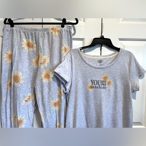 Laura Ashley Other - LAURA ASHLEY☀️2 Pc PJ Set - Gray, Short Sleeve T & Long Gray🌻 Sunflower Pants